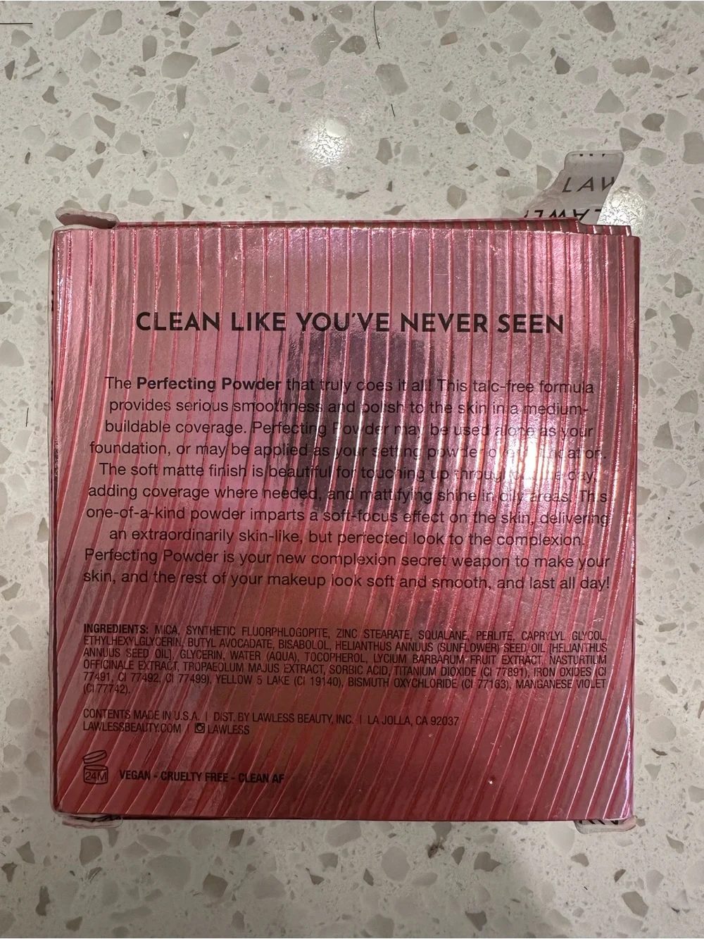 LAWLESS Perfecting Powder - Light Medium - Talc Free